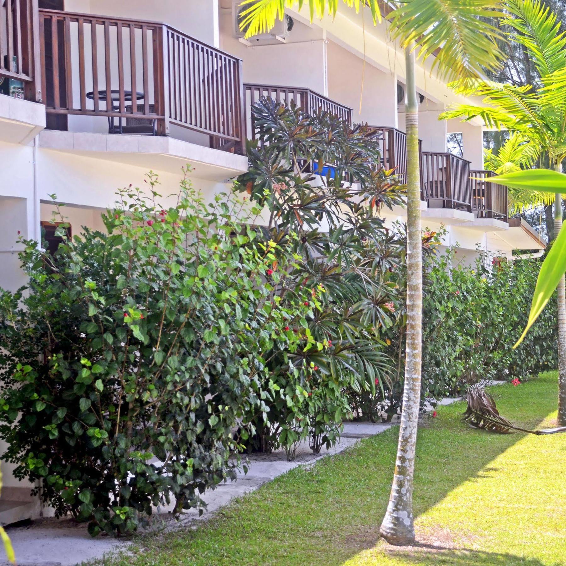 Tropicana Lagoon Apartments Port Vila Exterior photo